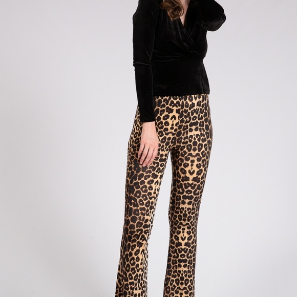 LEOPARD PRINT BELL BOTTOM PANTS - Picture 7 of 8